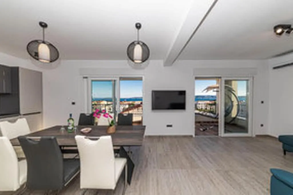 Relax - Apartment Mit Whirlpool Kastela
