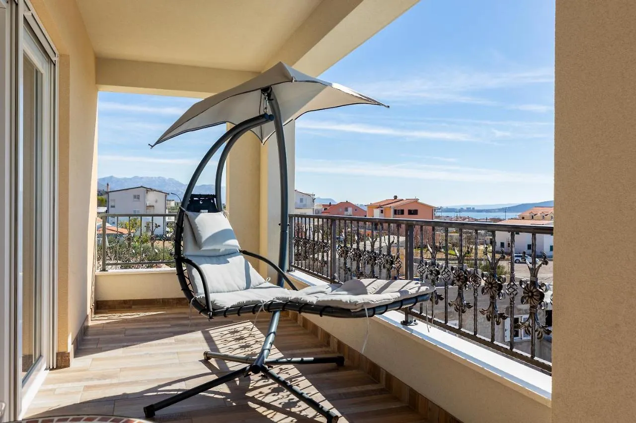 Relax - Apartment Mit Whirlpool Kastela