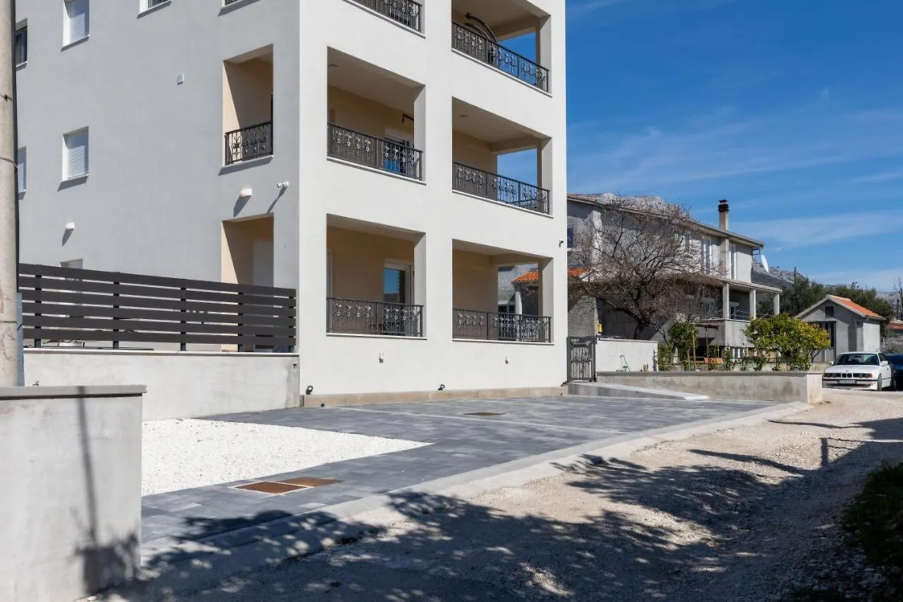 Relax - Apartment Mit Whirlpool Kastela